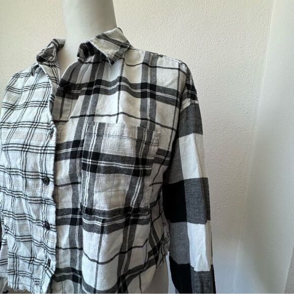 Forever 21 Flannel Cropped Plaid Shirt 100% Cotton Long Sleeve SZ M - Picture 4 of 13